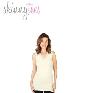 Skinnytees - Ivory Lace V-Neck Tank - NWT